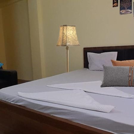 Goroomgo The Grand Inn Ruby Kolkata Exterior photo
