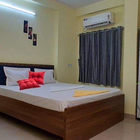 Goroomgo The Grand Inn Ruby Kolkata Exterior photo